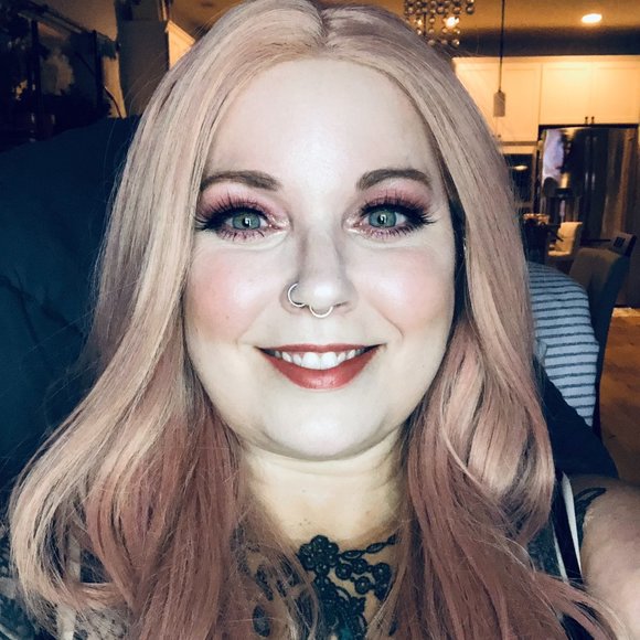 Meet your Posher, Jennifer - Picture 4 of 15